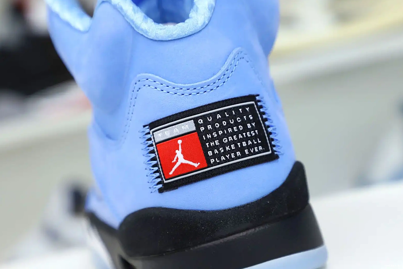 SE Kimikick JORDAN BLEU 401 BLACK-WHITE DV1310 AIR 5 BLUE RETRO UNIVERSITY 0630